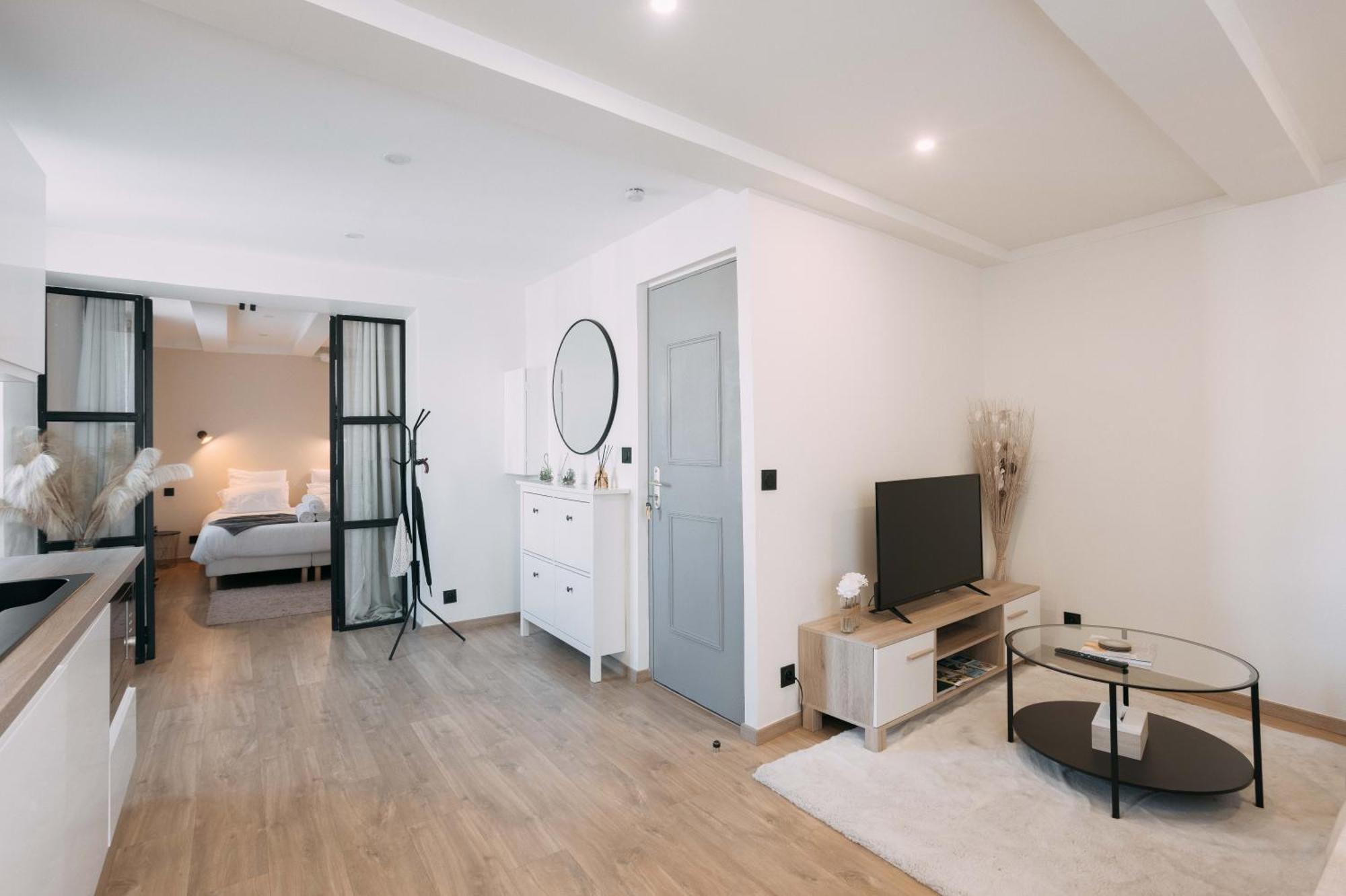 Appartement Bulle D'amour - Jacuzzi, 10mn Palais&plage, Centre
